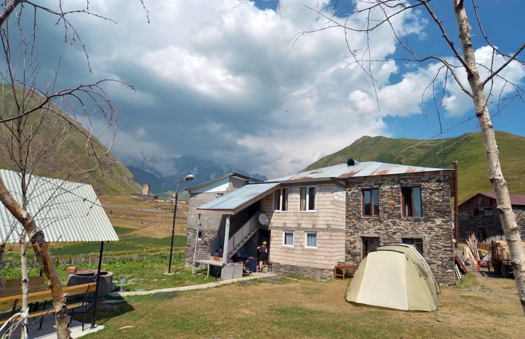 Guesthouse Angelina Uschguli Exterior foto